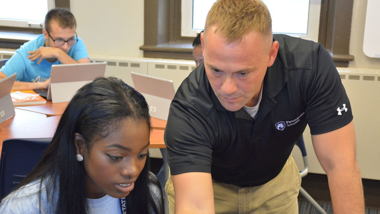 CSP faculty mentor advises a student during her first-year seminar class