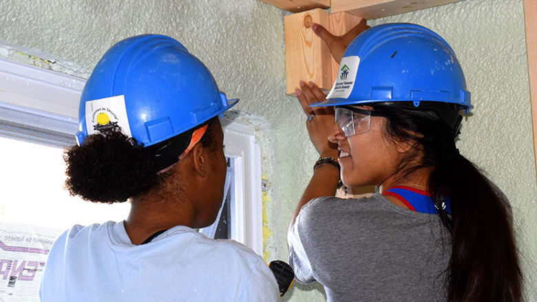 De'Airra and Jacqueline building a home