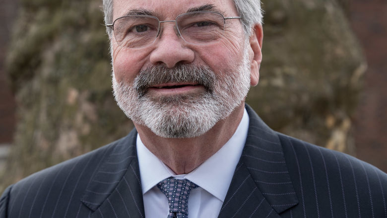 Headshot of Robert E. Fenza