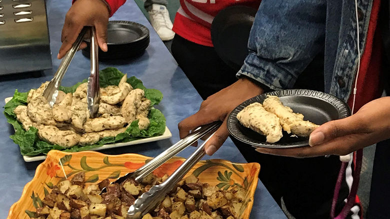 Schuylkill LionPulse cooking demonstration included a meal of herb chicken and roasted potatoes.