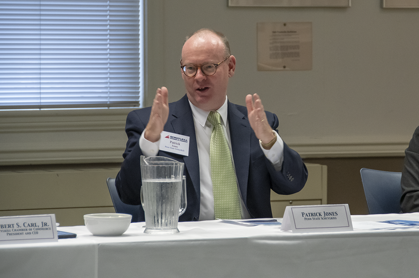 Chancellor Jones explains the new initiative to the luncheon attendees. 